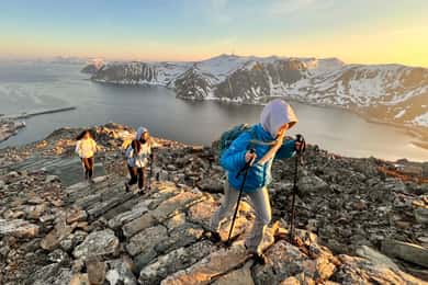 Honningsvåg: Hiking Tour. Arctic Ocean Views from Mountains