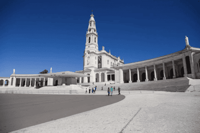 Tour to Fátima, Nazaré and Óbidos - LUXURY SEDAN