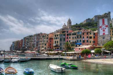 SIGHTSEEING AND SWIMMING BOAT TOUR