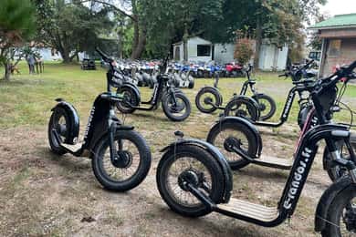 Arcachon Bay: electric scooter rides with a variety of routes.