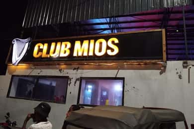 Mombasa: Coastal Pub Crawl - Bamburi Drunk Tour