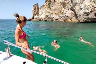 Sesimbra: Exclusive Private Yacht tour with sea activities!