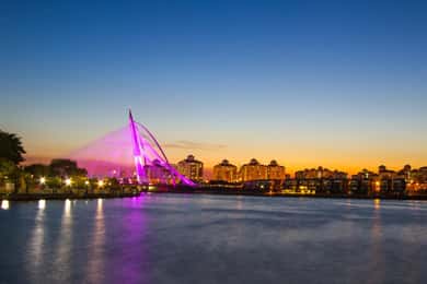 Kuala Lumpur: Putrajaya Sunset Cruise & KL Night Exploration