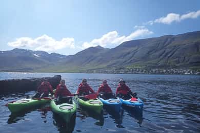 Siglufjörður / Siglufjordur: Private geführte Kajaktour.
