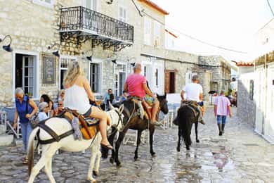 Hydra Island: Full Day Bus Trip from Athens with Swimming