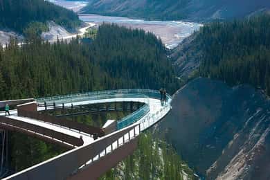 Calgary Banff: Columbia Icefield, Skywalk, and Lakes DayTour