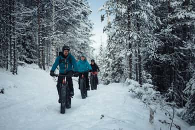 E-Fatbike Adventure in Snowy Forest – Levi