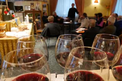 Aperitivo avec l'histoire du Monte Cassino et le vin Gustav