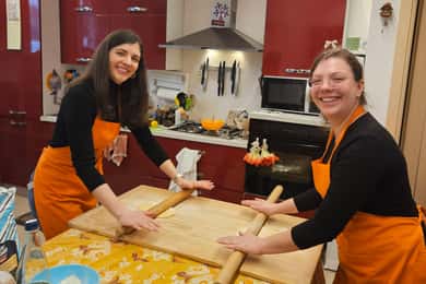 Bologna: Traditional Recipes Cooking Class with Local Wines