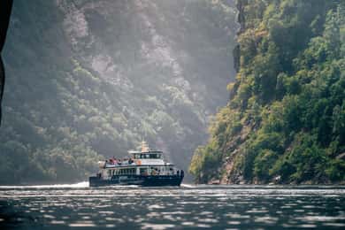 Geiranger: Fjord and Waterfalls Sightseeing Boat Trip