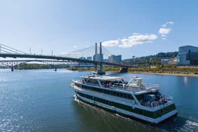 Portland: Champagne Brunch Cruise on Willamette River
