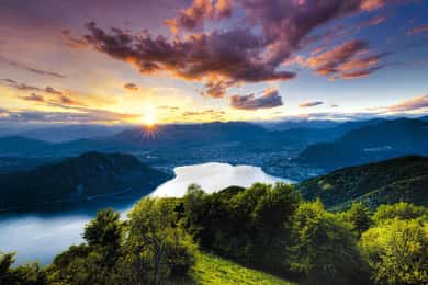 From Como: Bellagio, Como & Lugano Day Tour with Lake Cruise