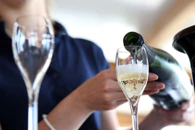 From Paris: Champagne Day Trip with 7 Tastings and Lunch