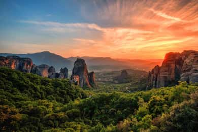 Meteora: Geführte Tour bei Sonnenuntergang mit Besichtigung von Klöstern und Höhlen