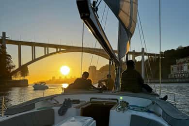 Porto: Sunset Douro River Boat Cruise with Port Wine