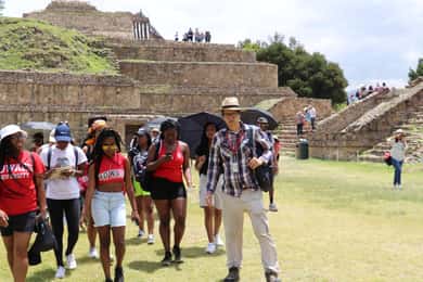 Oaxaca: Discover the secrets of Monte Albán
