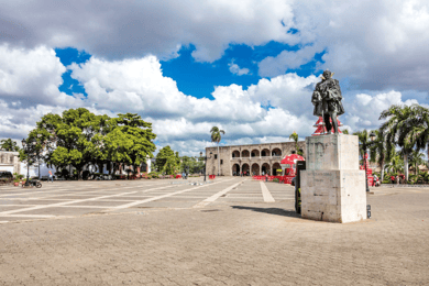 Visita à cidade de Santo Domingo com guia e comida típica