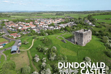 Dundonald Castle: Entry Ticket, Guided Tour & Light Lunch