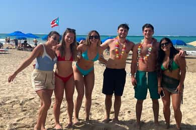 San Juan: Coquito Drink & Salsa Beach Class