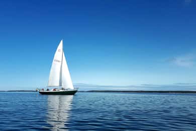 Dagsutflykt med segelbåt i Stockholms skärgård