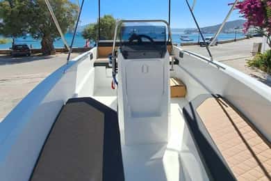 Milos: Rent a boat with or without Skipper