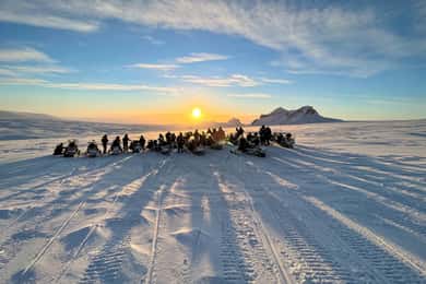 Reikiavik: Motos de nieve glaciares y aguas termales con servicio de recogida