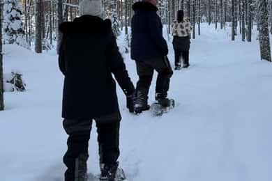 Överkalix: Full-Day Snowshoeing Tour with Outdoor Lunch