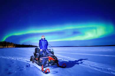 Rovaniemeltä: Auroraa etsimässä moottorikelkalla