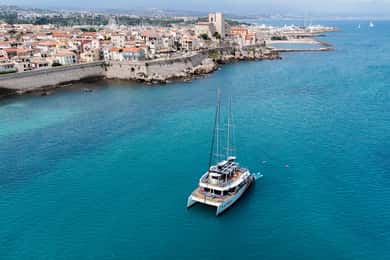 Marina Baie des Anges : Een ontspannen ochtend op zee op een Maxi Catamaran