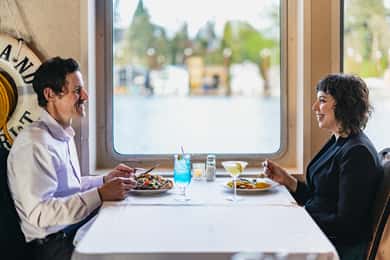 Portland: Willamette River 2.5-hour Dinner Cruise