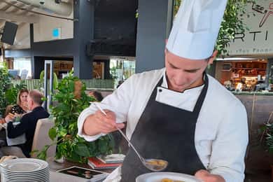 Tour of the dairy and warehouse + lunch with experience menu