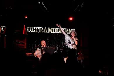 Rom: Vin, legender och burlesk extravaganza på kvällen