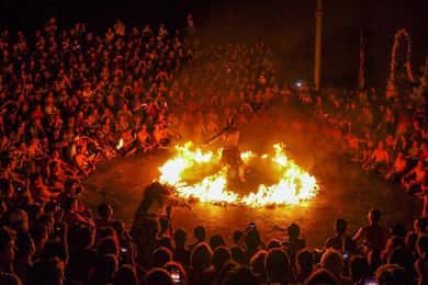 Bali: Sunset Uluwatu Temple & Kecak Fire Dance Private Tour