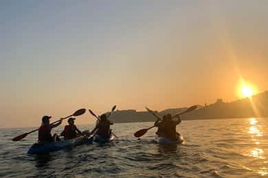 DUBROVNIK: Lapad Bay Sunset Kayak Tour – tur i liten grupp med vin