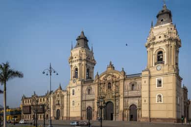Lima: Guided tour of the city with meeting point