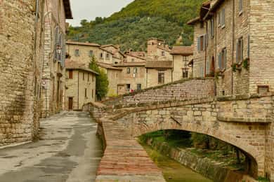 Gubbio geführte Tour mit Mittagessen und Besuch der Kirche Sant'Ubaldo