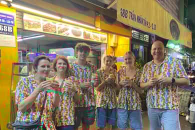Ho Chi Minh City: Walking Food Tour with 13 Tastings