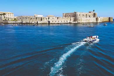 Siracusa: Private Boat Excursion to Ortigia with Prosecco