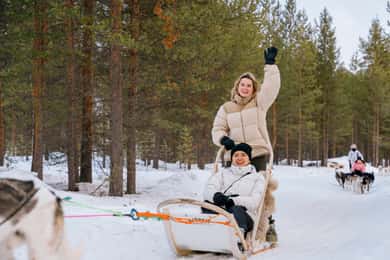 Saariselkä: Husky Safari ja kennel vierailu