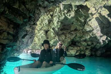 Hokkaido: Shioya Beach Guided Kayak Tour to Blue Cave