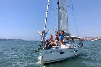 Private Sailing Boat Tour Lisbon with a drink: 2 to 8 Hours