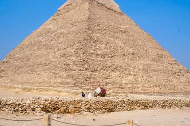 Cairo/Giza: Pyramids, Memphis, and Sakkara Day Tour