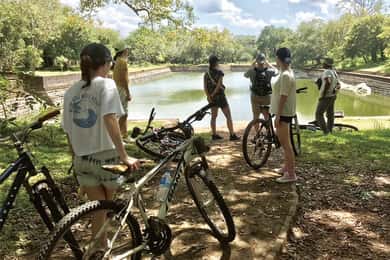 Anuradhapura: Private Half-Day Cycling Tour w/ Guide