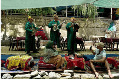Desde Marrakech : Valle de Ourika, Cascadas, Guía y almuerzo