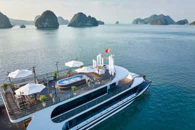 Baía de Halong: Cruzeiro de um dia de luxo com buffet, caiaque e natação