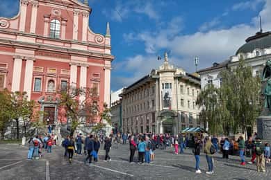 Ljubljana: Wonderful tour fun experience time history