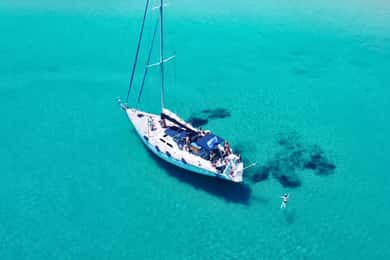 Kos: Vela di un giorno intero in piccolo gruppo con pasti, bevande e nuoto