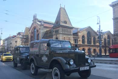 Tour dell'alba di Budapest in una jeep russa d'epoca