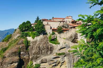 From Athens: Delphi and Meteora 2-Day Guided Tour