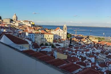 Lissabon: Hop-On/Hop-Off-Tour Sightseeing Tuktuk-Tour